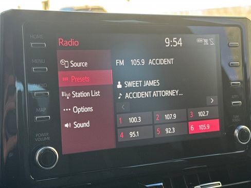 Used 2020 Toyota Corolla SE image 19