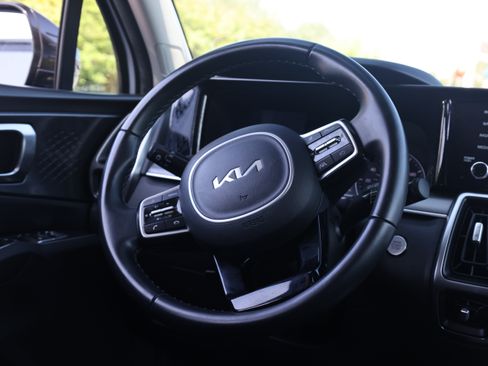 Used 2022 Kia Sorento S w/ Panoramic Sunroof Package FWD image 24