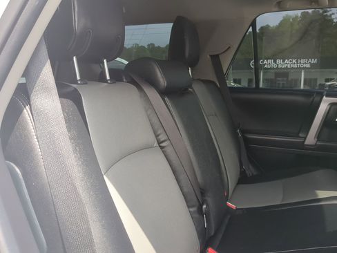 Used 2018 Toyota 4Runner SR5 Premium image 25