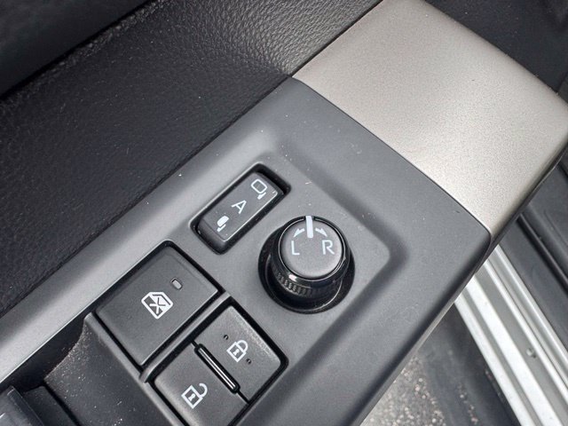 Used 2024 Toyota Tundra Limited AWD/4WD image 19