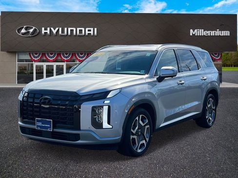 Certified 2025 Hyundai Palisade SEL image 2