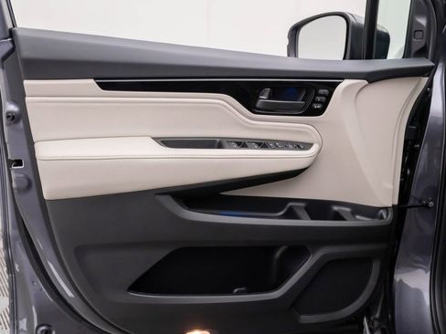 New 2026 Honda Odyssey Touring image 14