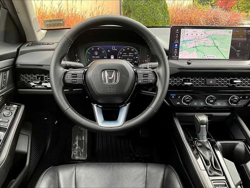 Used 2024 Honda Accord Touring image 5
