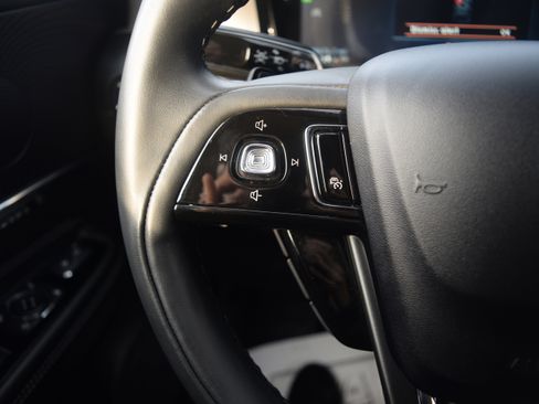 Used 2023 Lincoln Corsair Reserve w/ Jet Appearance Package image 6