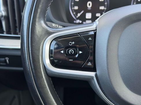 Used 2022 Volvo V60 T5 Cross Country image 9