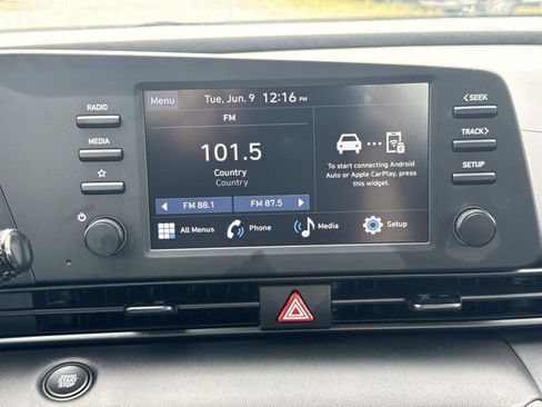 New 2026 Hyundai Elantra SEL Sport FWD image 4