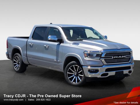 Used 2022 RAM 1500 Laramie AWD/4WD image 1