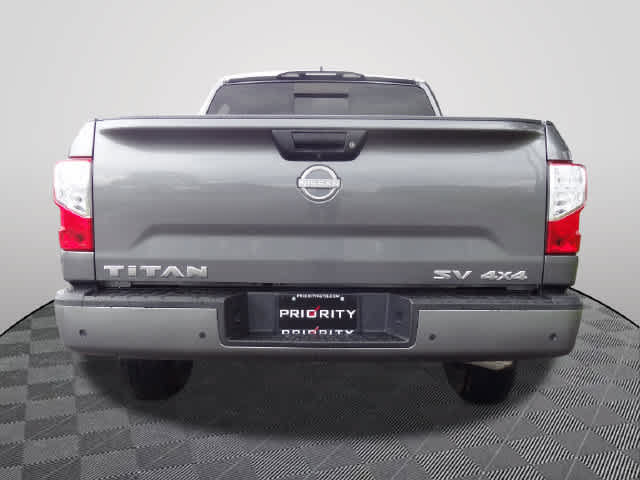 Used 2023 Nissan Titan SV AWD/4WD image 3