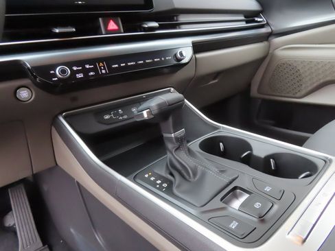 New 2026 Kia Carnival image 6