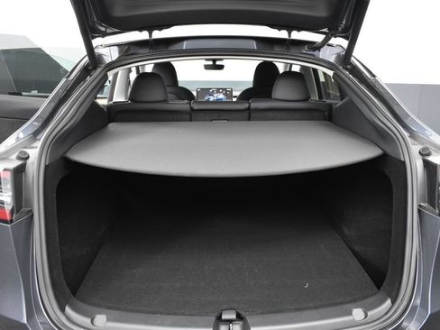 Used 2023 Tesla Model Y Long Range AWD/4WD image 18