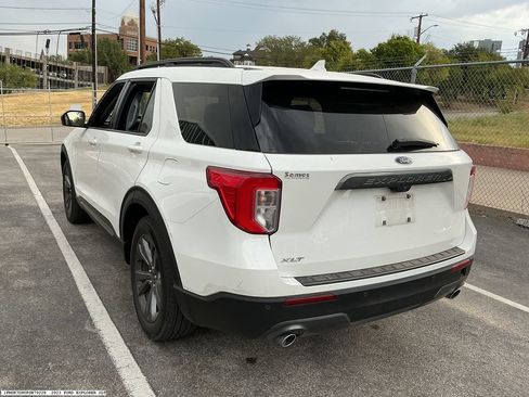 Used 2023 Ford Explorer XLT w/ Equipment Group 202A RWD image 6