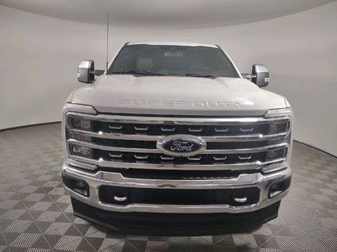 Used 2023 Ford F250 Lariat w/ Chrome Package AWD/4WD image 4