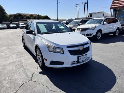 Used 2012 Chevrolet Cruze LS w/ Connectivity Package FWD image 9
