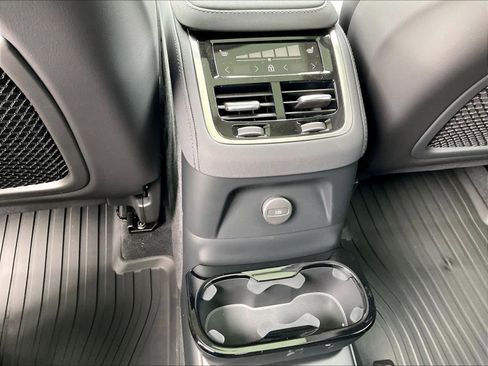 New 2026 Volvo XC90 T8 Plus w/ Protection Package Premier image 16