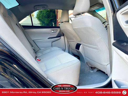 Used 2016 Toyota Camry LE FWD image 9