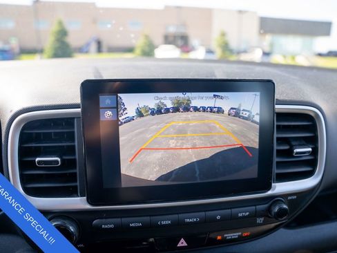 Used 2024 Hyundai Venue SEL image 27