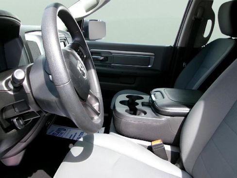Used 2024 RAM 1500 Classic SLT AWD/4WD image 13
