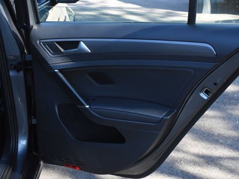 Used 2021 Volkswagen Golf 4-Door image 23