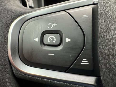 Used 2025 Volvo S60 B5 Core FWD image 15