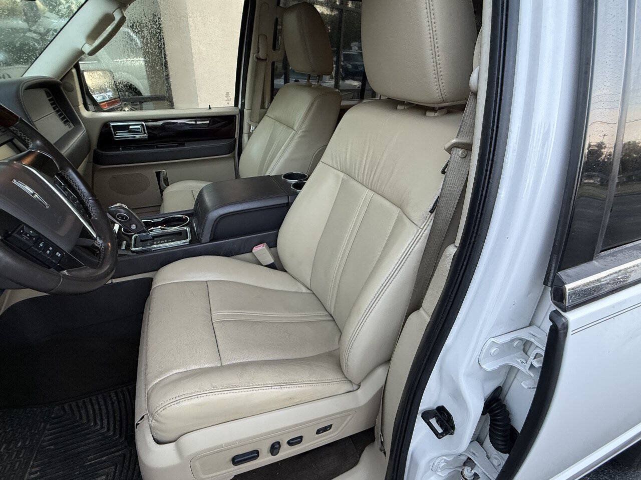 Used 2015 Lincoln Navigator 2WD w/ Equipment Group 101A Reserve image 7