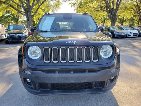 Used 2017 Jeep Renegade Latitude image 2
