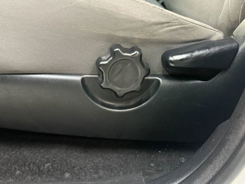 Used 2019 Toyota Tacoma SR w/ SR Convenience Package image 25