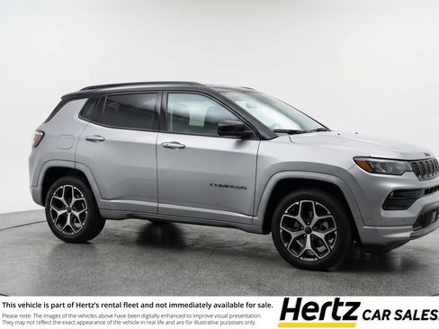 Used 2025 Jeep Compass Limited image 1