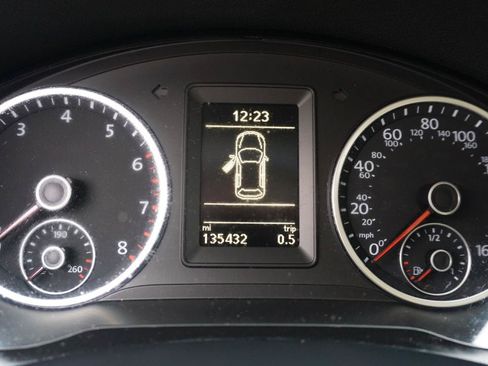 Used 2015 Volkswagen Tiguan SE FWD image 12
