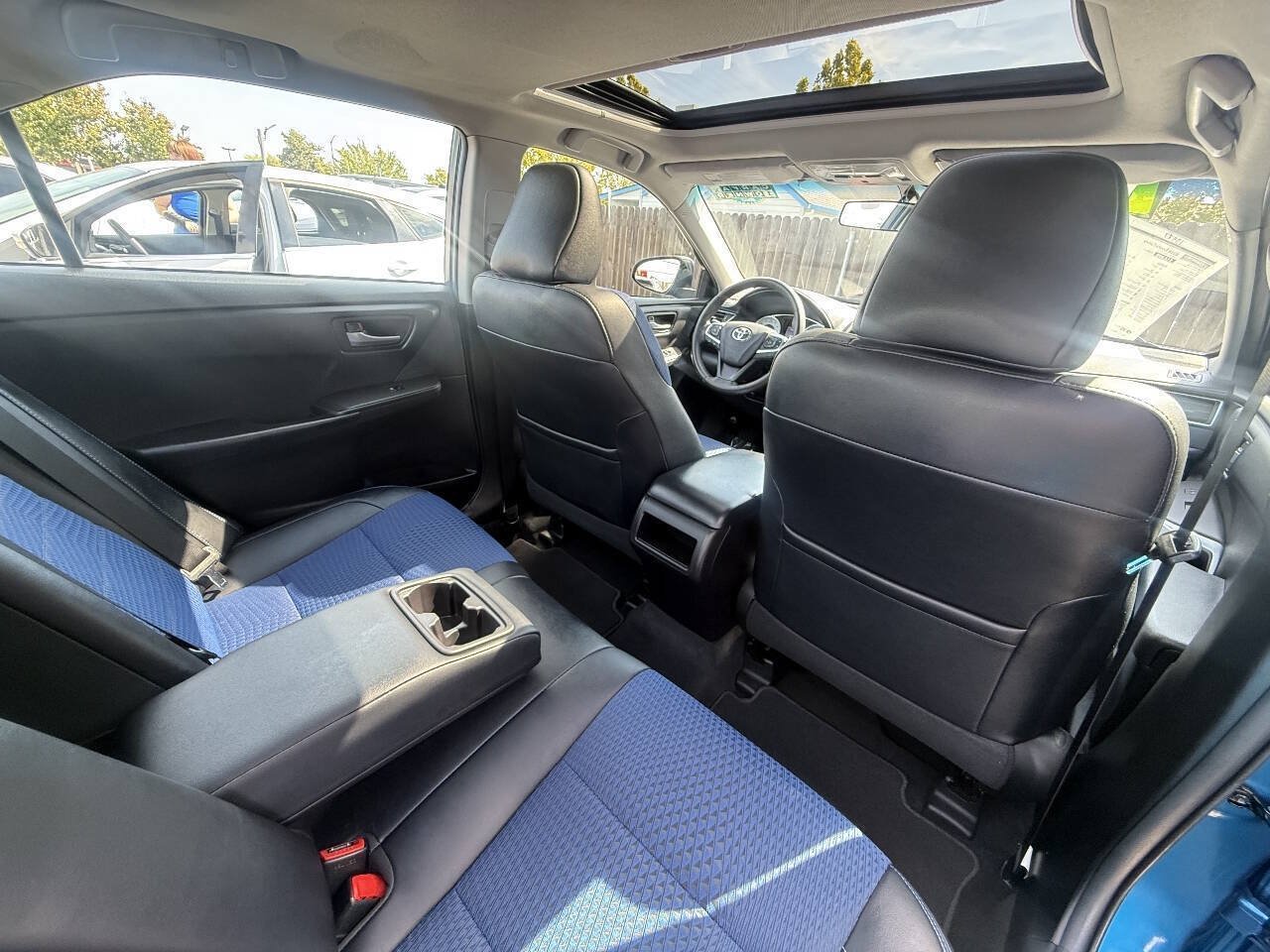 Used 2016 Toyota Camry SE FWD image 19