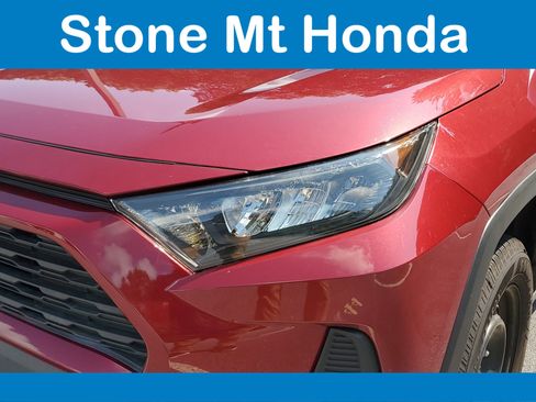 Used 2020 Toyota RAV4 LE AWD/4WD image 4