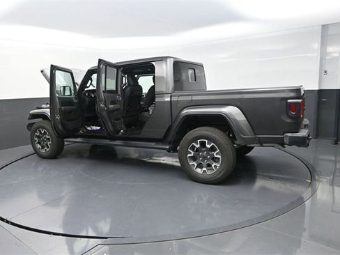 New 2025 Jeep Gladiator Sport w/ Premium Package image 29