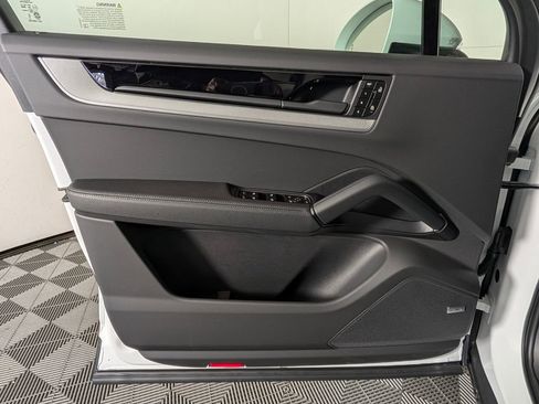 New 2026 Porsche Cayenne image 25