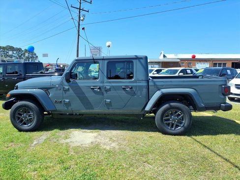 New 2026 Jeep Gladiator Sport AWD/4WD image 3