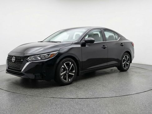 Used 2025 Nissan Sentra SV image 3