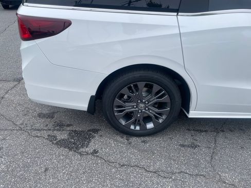 New 2026 Honda Odyssey Touring image 23