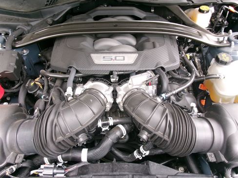 Used 2025 Ford Mustang GT Premium RWD image 36