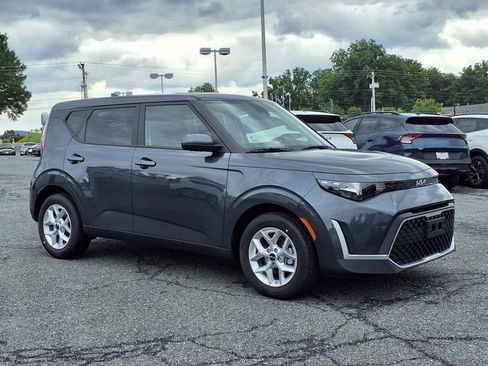 New 2025 Kia Soul LX image 2