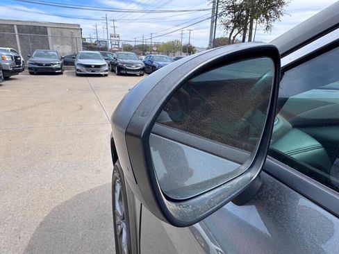 Used 2021 Nissan Rogue S FWD image 9