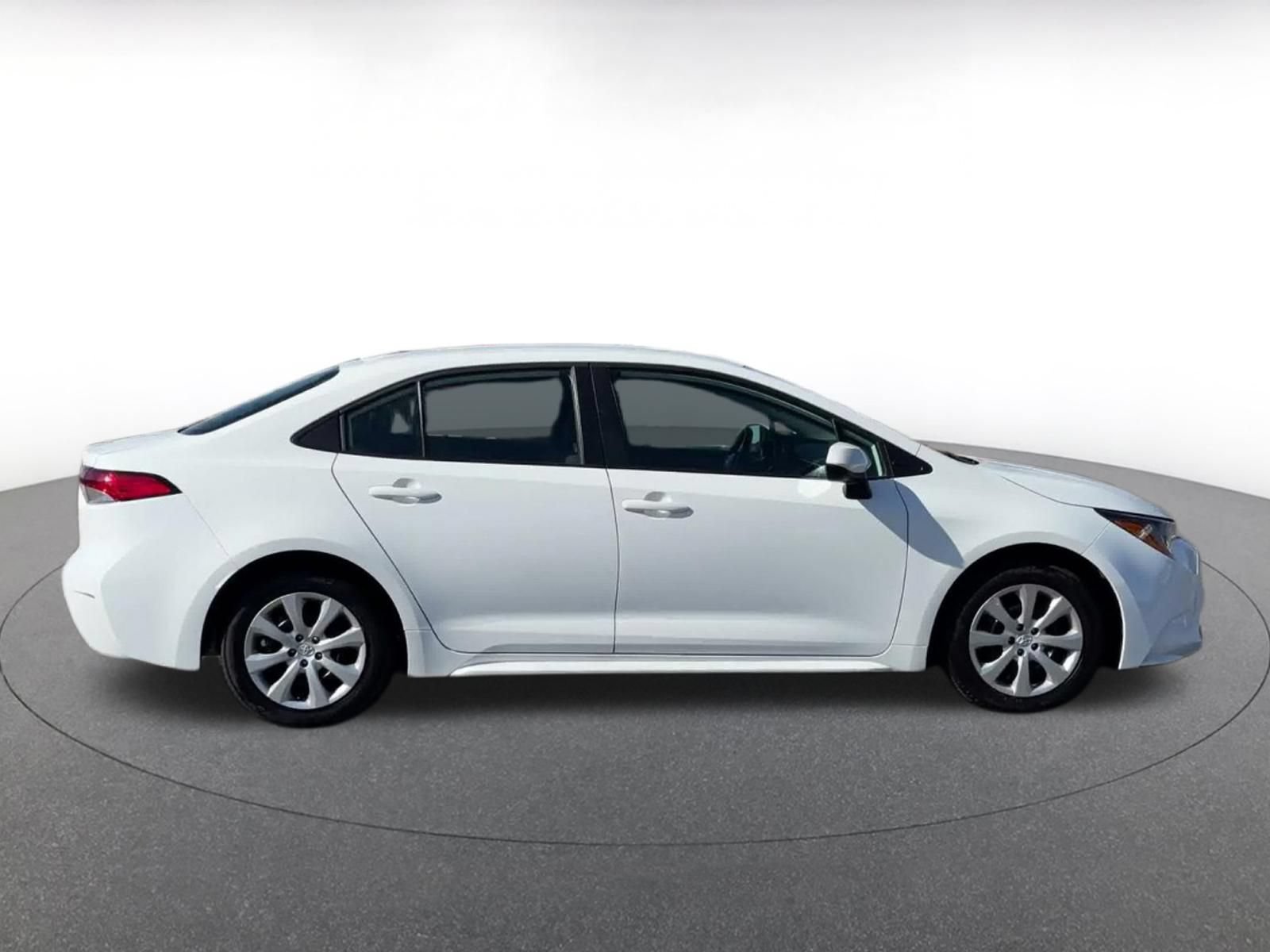 Used 2025 Toyota Corolla LE FWD image 15