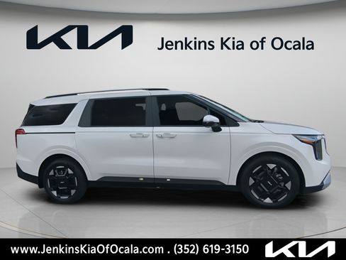 New 2026 Kia Carnival EX FWD image 3