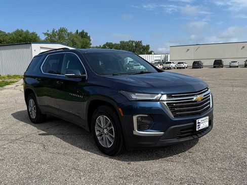 Used 2023 Chevrolet Traverse LT AWD/4WD image 2