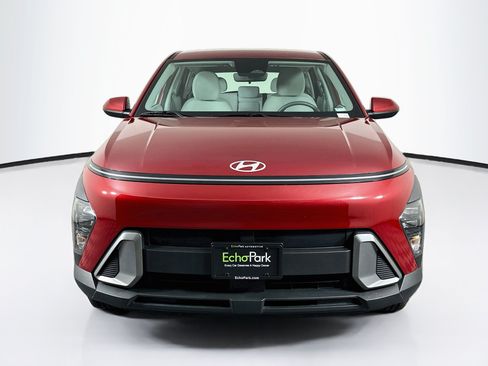 Used 2025 Hyundai Kona SE AWD/4WD image 2