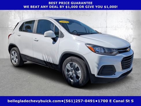 Used 2018 Chevrolet Trax LS image 1