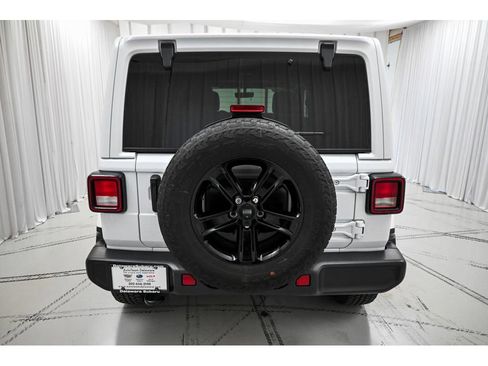 Used 2023 Jeep Wrangler Unlimited Sahara AWD/4WD image 6