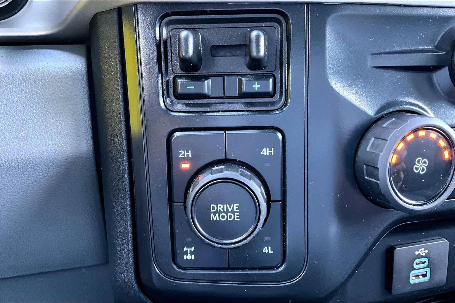 Used 2025 Ford F350 XL w/ STX Appearance Package AWD/4WD image 33