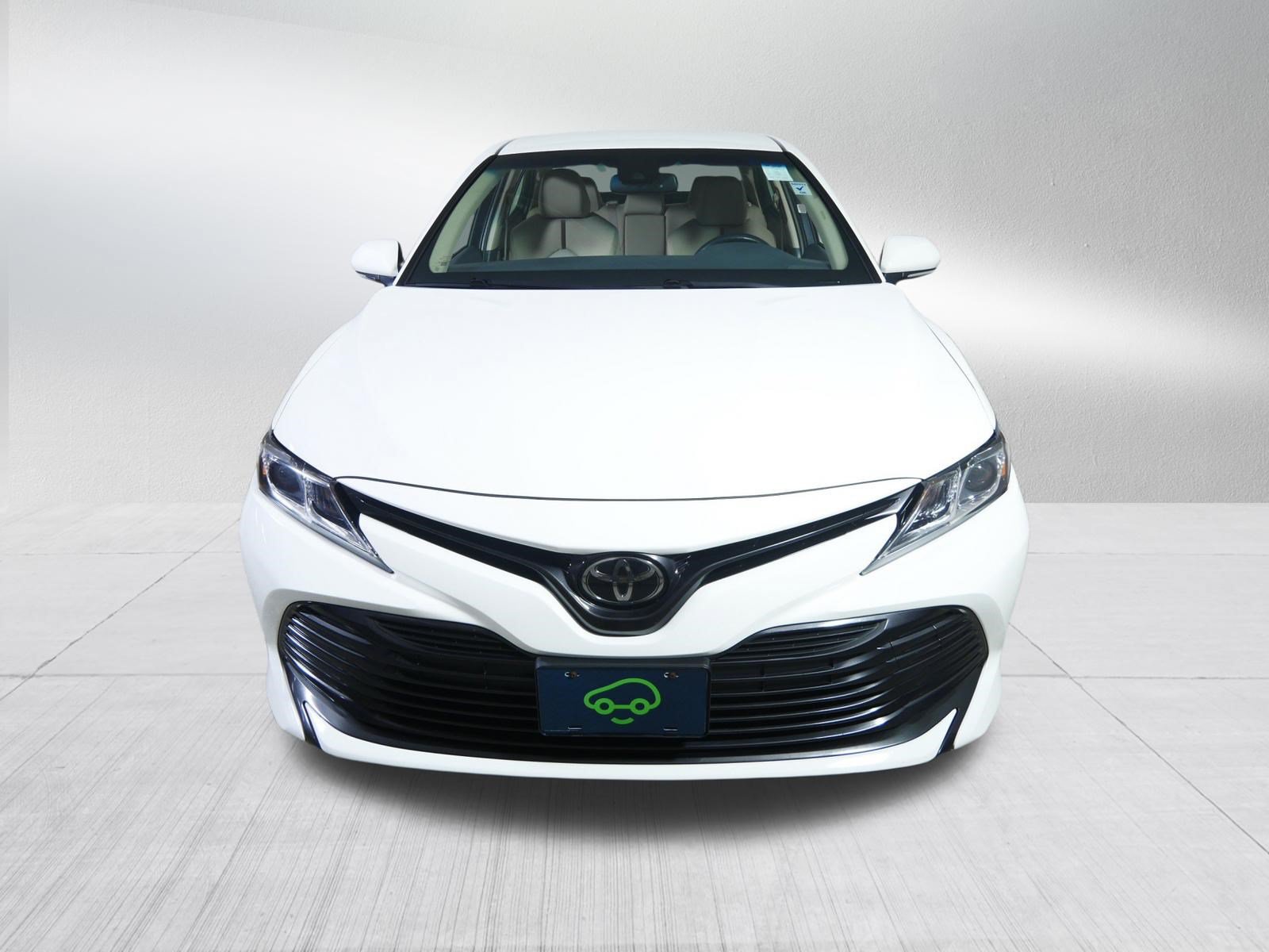 Used 2018 Toyota Camry LE w/ Convenience Package FWD image 2