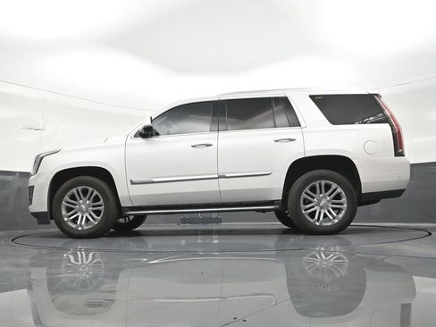 Used 2020 Cadillac Escalade 2WD image 25
