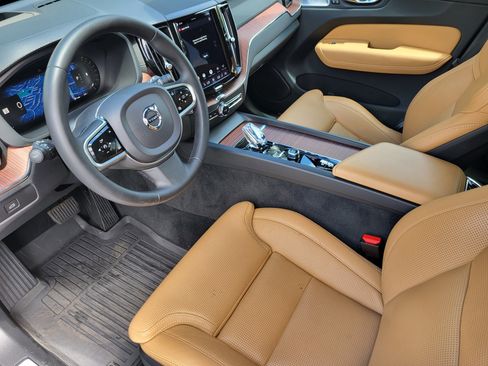 Certified 2023 Volvo XC60 B5 Ultimate w/ Protection Package Premier AWD/4WD image 10