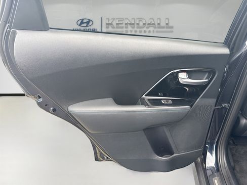 Used 2022 Kia Niro EX Premium w/ Cold Weather Package image 25
