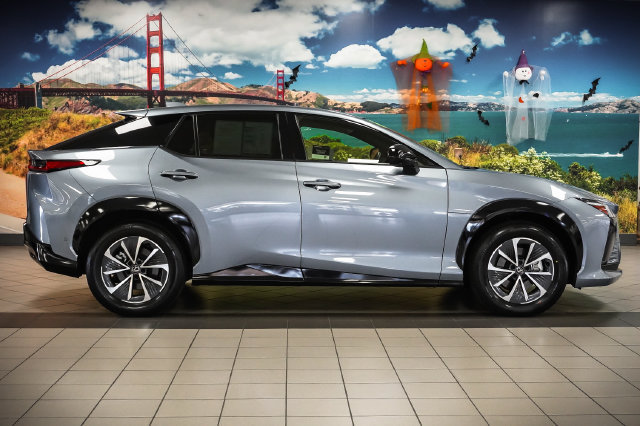 Certified 2023 Lexus RZ 450e Premium w/ Technology Package AWD/4WD image 5